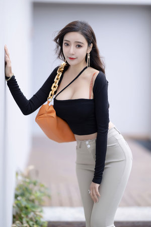 美女扒开内裤羞羞