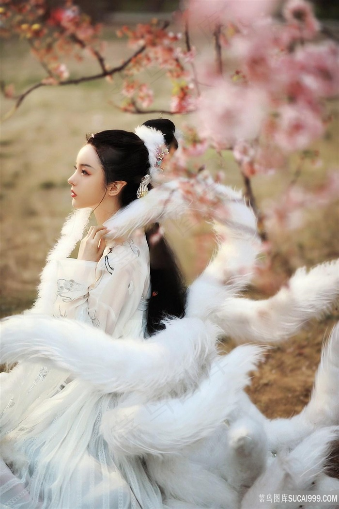 少妇私密会所按摩到高潮呻吟