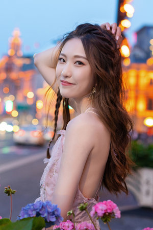 和三个黑人一起做爰